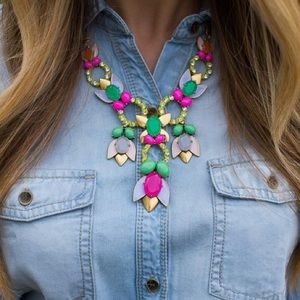 NWOT Tropicana Necklace